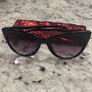 Betsey Johnson +2.5 Reader Sunglasses